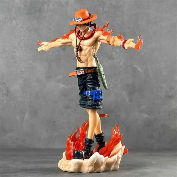 Figurine collector One Piece – Ace en pose dynamique 28 cm